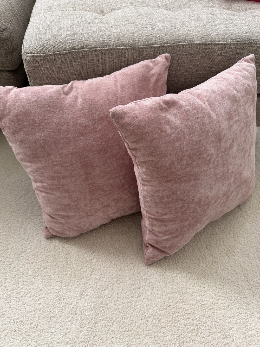 Plush Velvet Throw Pillow - Dusty Pink (2)